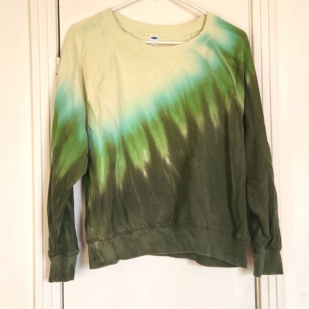 tie dye sweatshirt